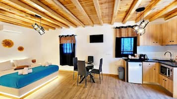 Deluxe Studio | Living area