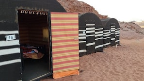 Single Room | Premium bedding, soundproofing, bed sheets