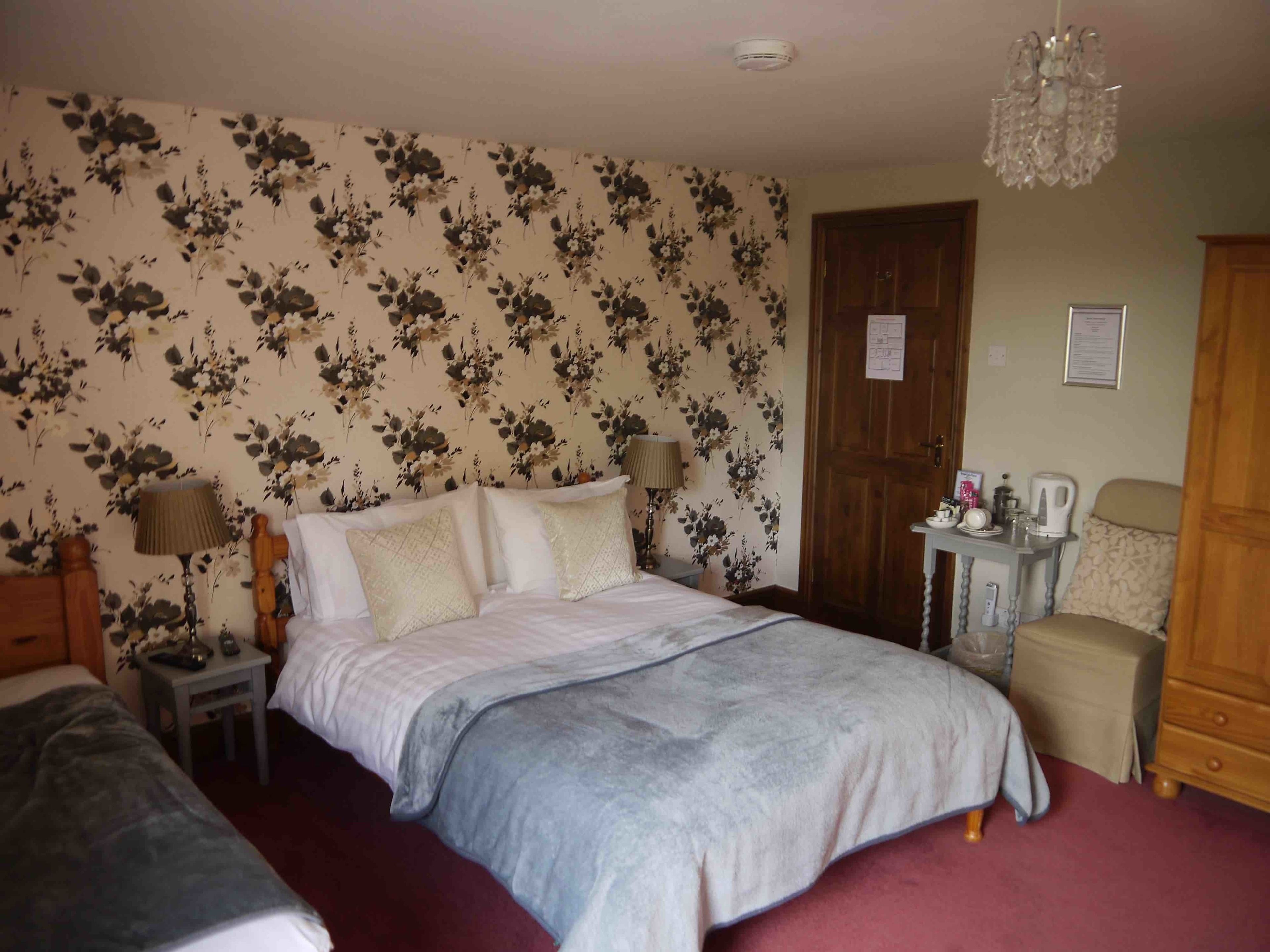 Individually furnished, desk, free WiFi, bed sheets