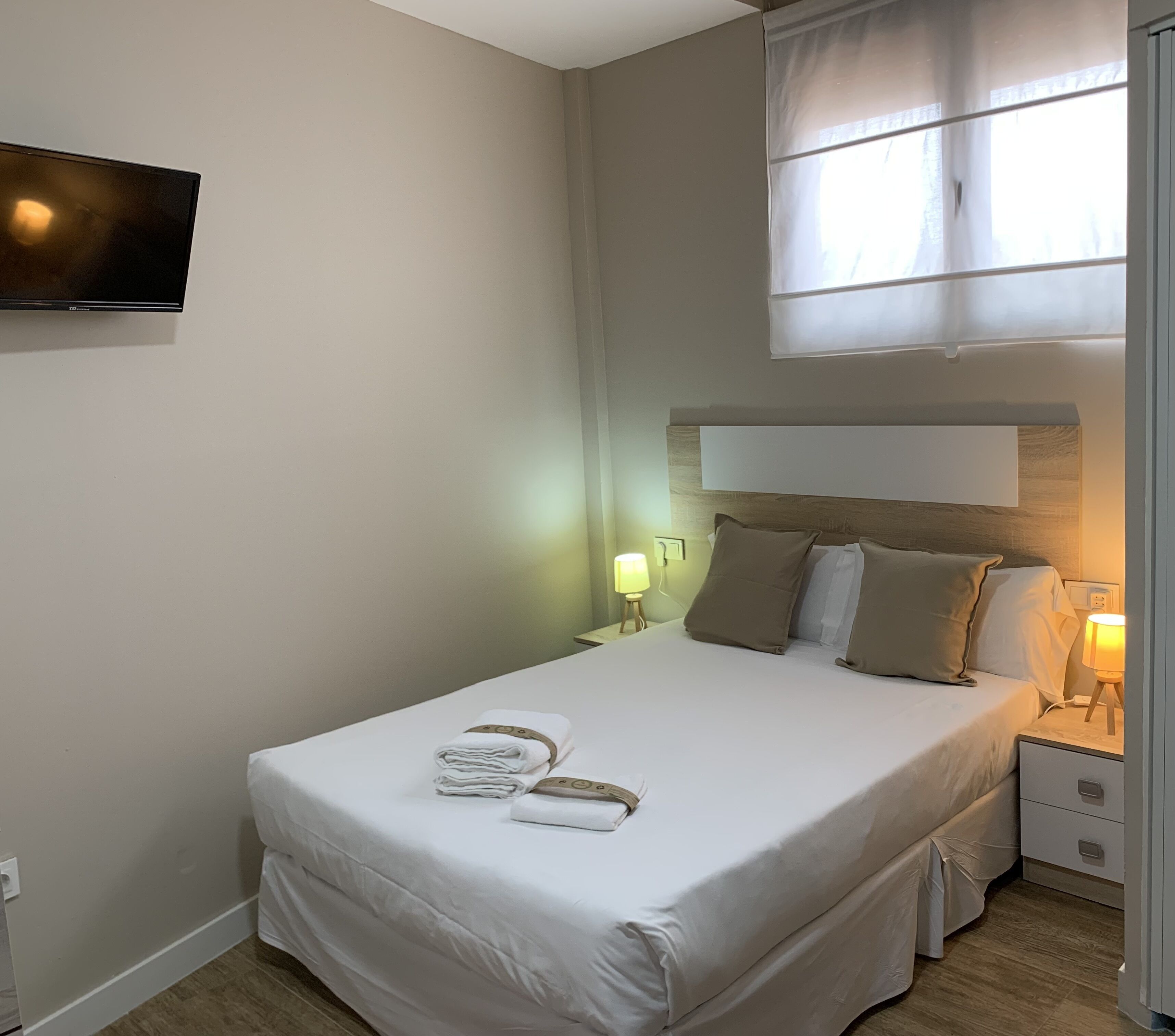 economy double room | 3 bedrooms, iron/ironing board, free wifi, bed sheets