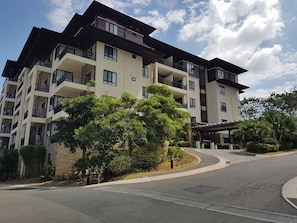 Property grounds - 1BR Unit Sea Breeze Veranda Anvaya C202 (Morong)