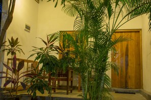 Familierom, flere senger, balkong, hageutsikt | Balkong