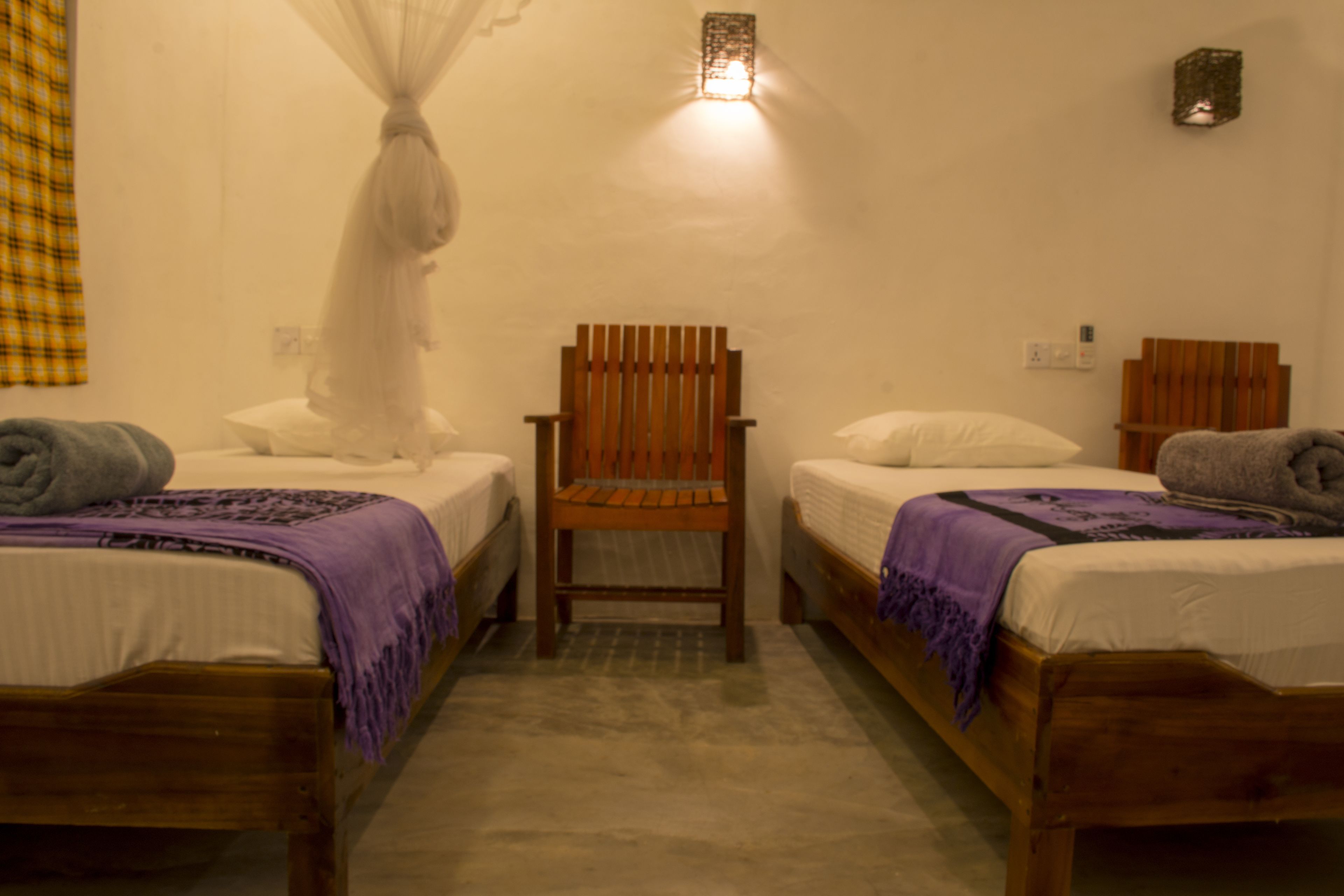 Coffres-forts dans les chambres, bureau, rideaux occultants