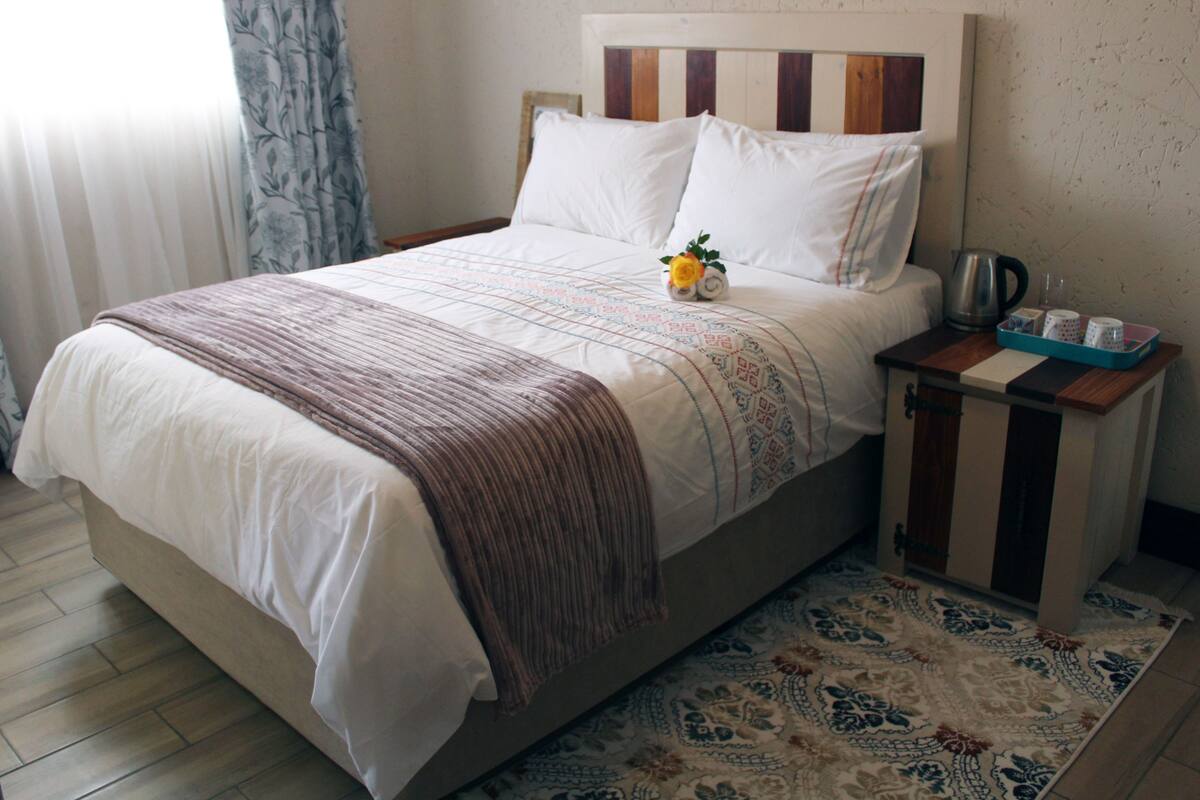 Habitación doble Confort, 1 habitación | Ropa de cama de alta calidad y escritorio