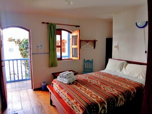 Free WiFi, bed sheets - Hotel Doña Esther (Otavalo)