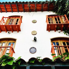 Front of property - Hotel Doña Esther (Otavalo)