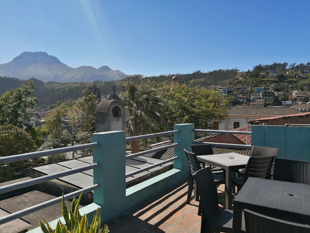 Hotel Doña Esther & Árbol de Montalvo restaurante by null