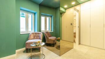 Deluxe Double Room, 1 Bedroom | Premium bedding, down comforters, Select Comfort beds, in-room safe