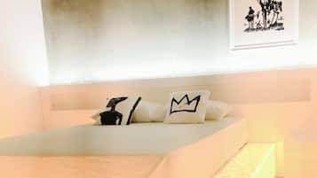 In-room safe, desk, soundproofing, free WiFi