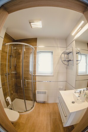 Shower, hair dryer, towels - Vela Polańczyk (Solina)
