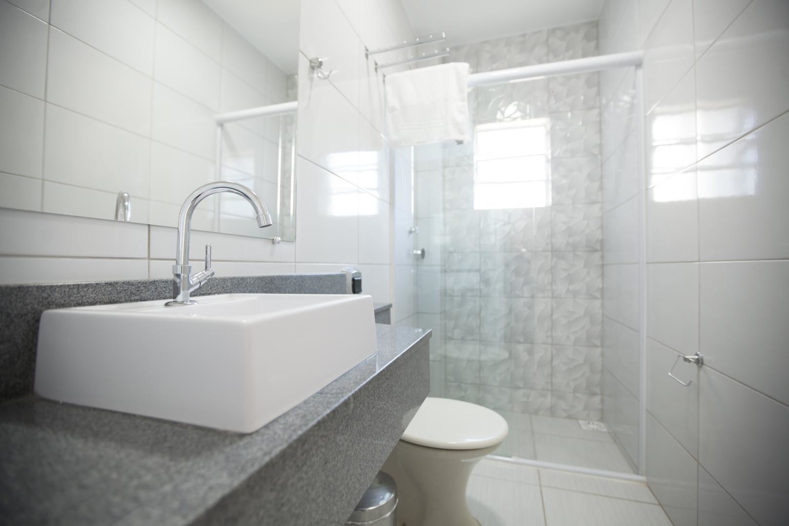 classic triple room, 1 bedroom | bathroom sink