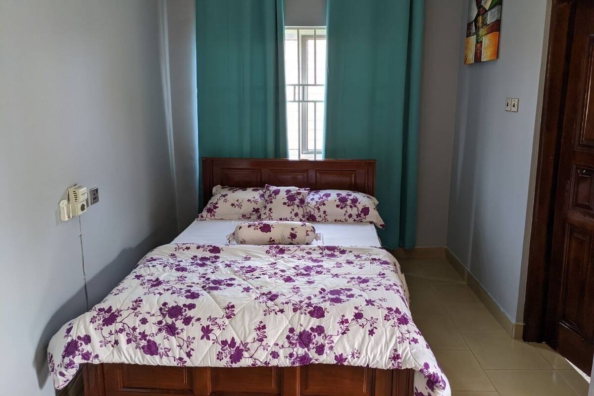 Premium bedding, desk, iron/ironing board, bed sheets