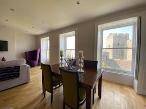 Departamento Premium, 1 cama matrimonial y sofá cama | Área de sala de estar | Televisión de pantalla plana 