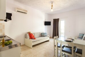 32-Zoll-Flachbildfernseher mit Satellitenempfang, Fernseher