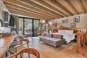 Egyptian cotton sheets, premium bedding, down comforters, pillowtop beds