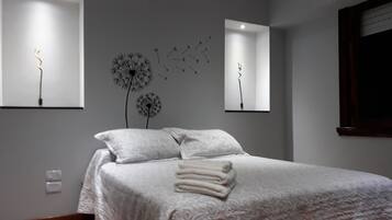 Standard House, 2 Bedrooms | 2 bilik tidur, cadar kapas Mesir, peralatan tempat tidur premium