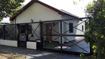 Pintu masuk hartanah