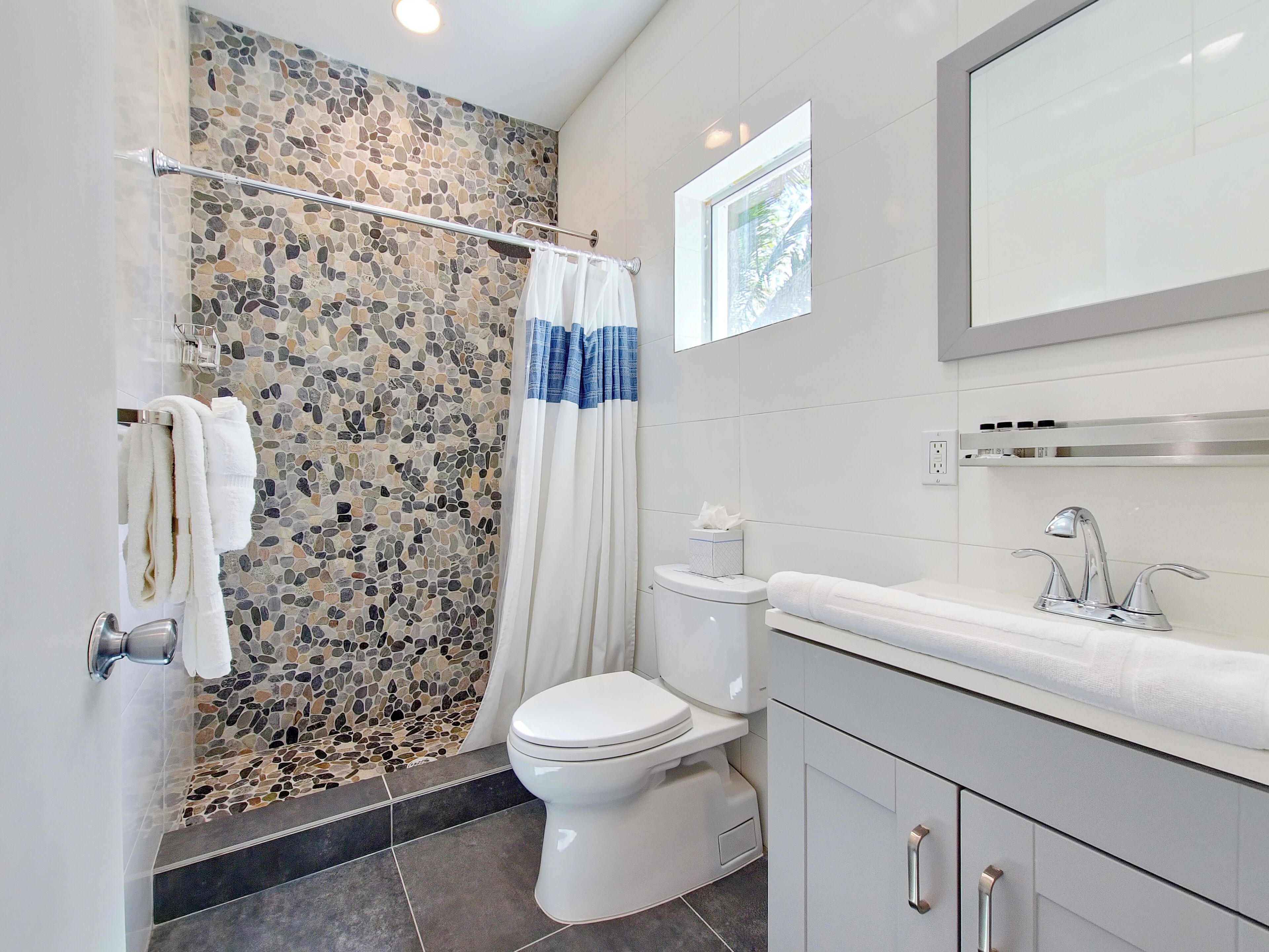 basic room, multiple beds, non smoking, beach view | bathroom | dressing gowns, towels