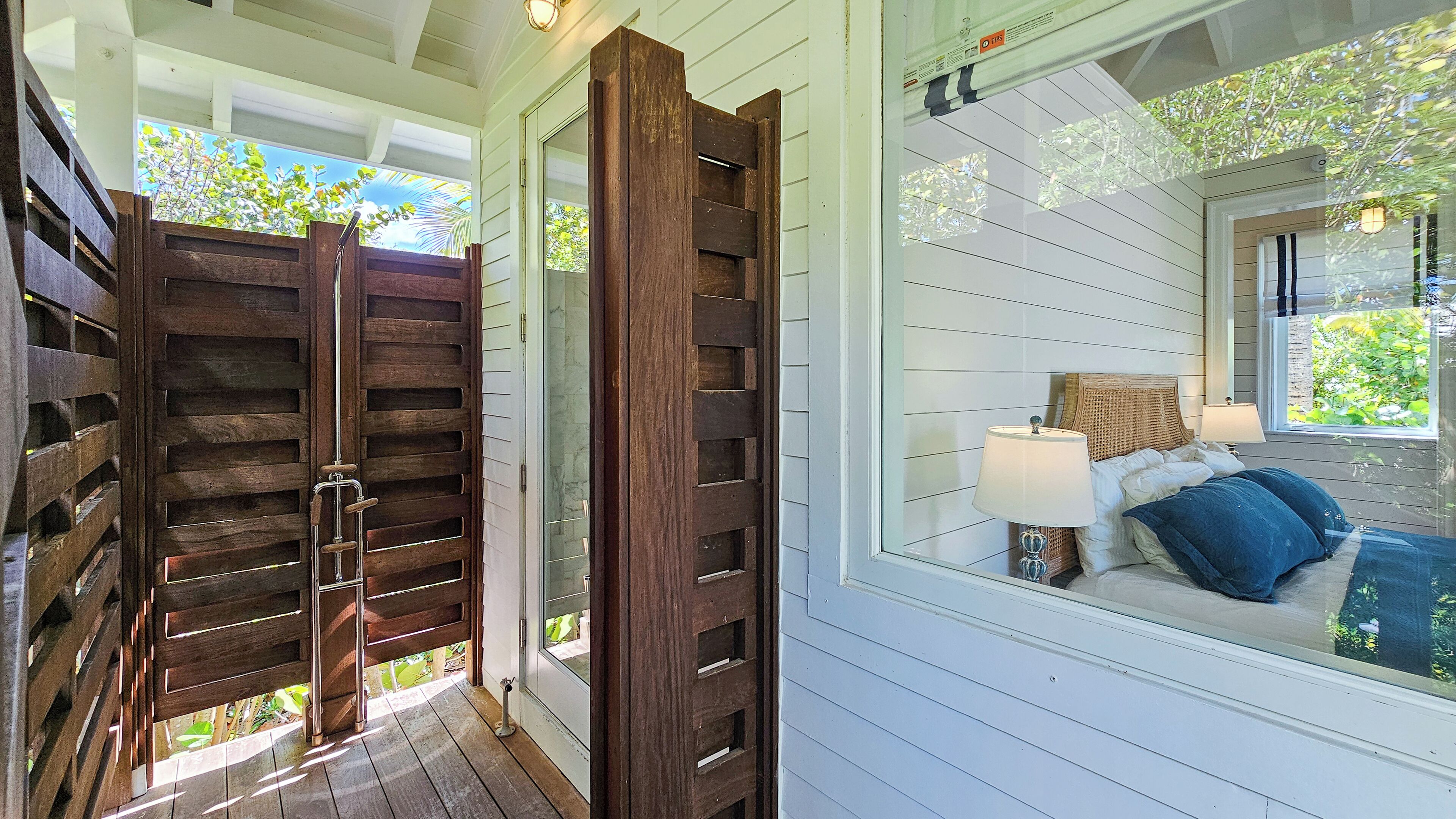 bungalow, 1 king bed, ocean view | bathroom | dressing gowns, towels