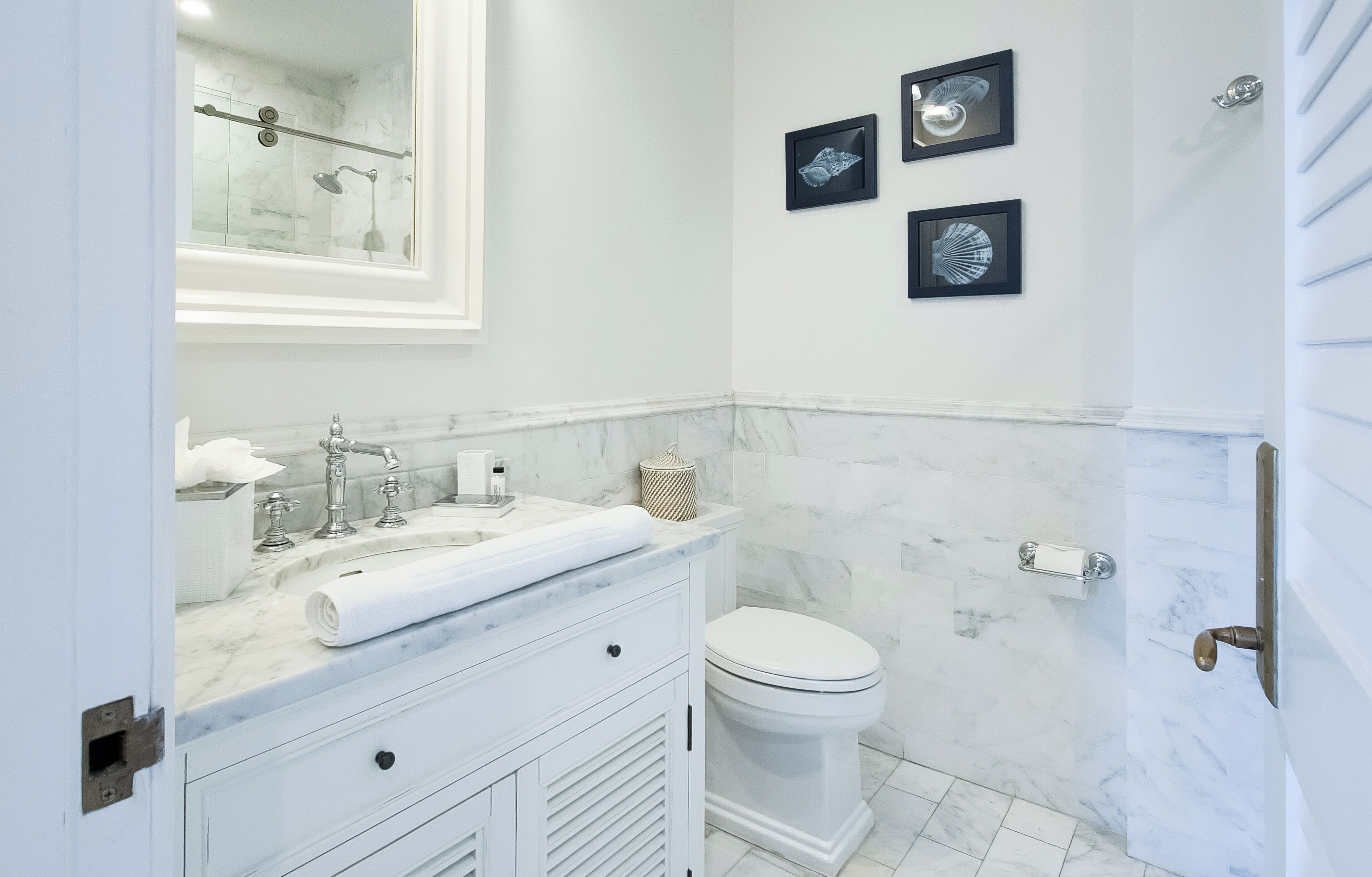 standard twin room, 2 single beds, non smoking, ocean view | bathroom | dressing gowns, towels