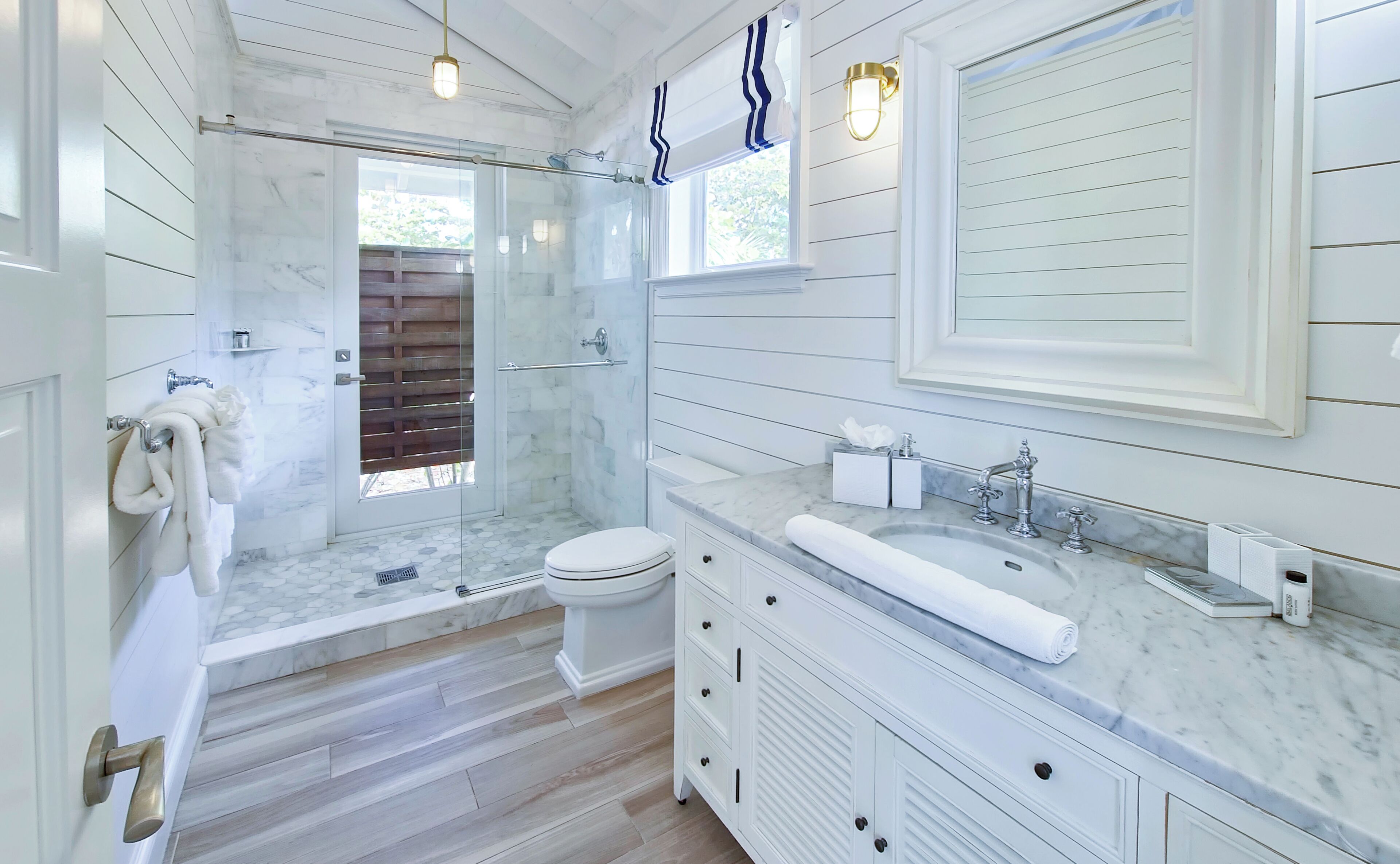 bungalow, 1 king bed, ocean view | bathroom | dressing gowns, towels