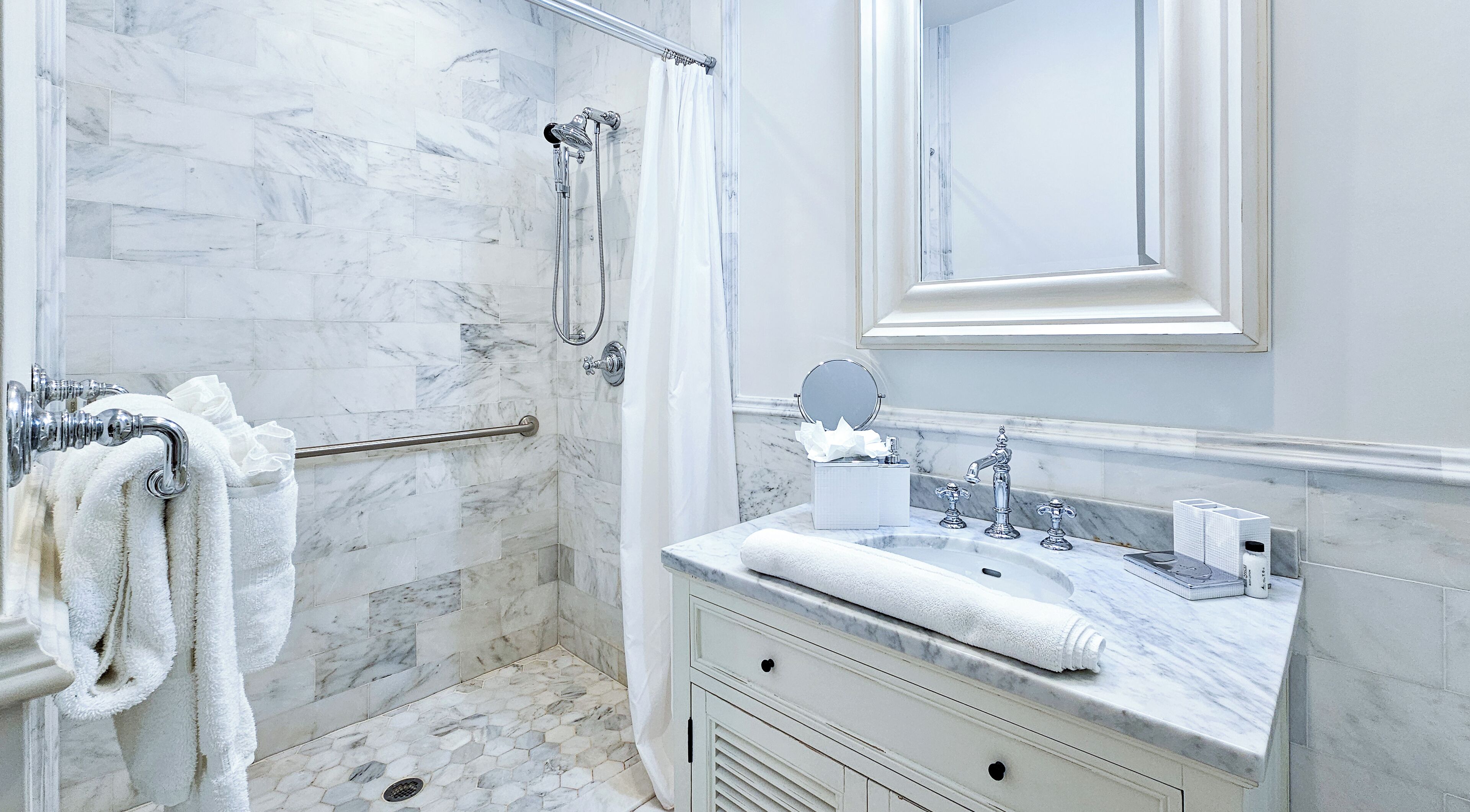 bungalow, 1 king bed, ocean view | bathroom | dressing gowns, towels