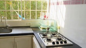 基本公寓 | 私人廚房 | 咖啡機/沖茶器、電冰箱、爐台、鍋具/餐盤/廚房用品