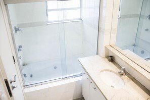 Apartment (JL-101 (BBR)) | Bathroom - All in Rio - Deliciosa Varanda no Leblon (Rio de Janeiro)