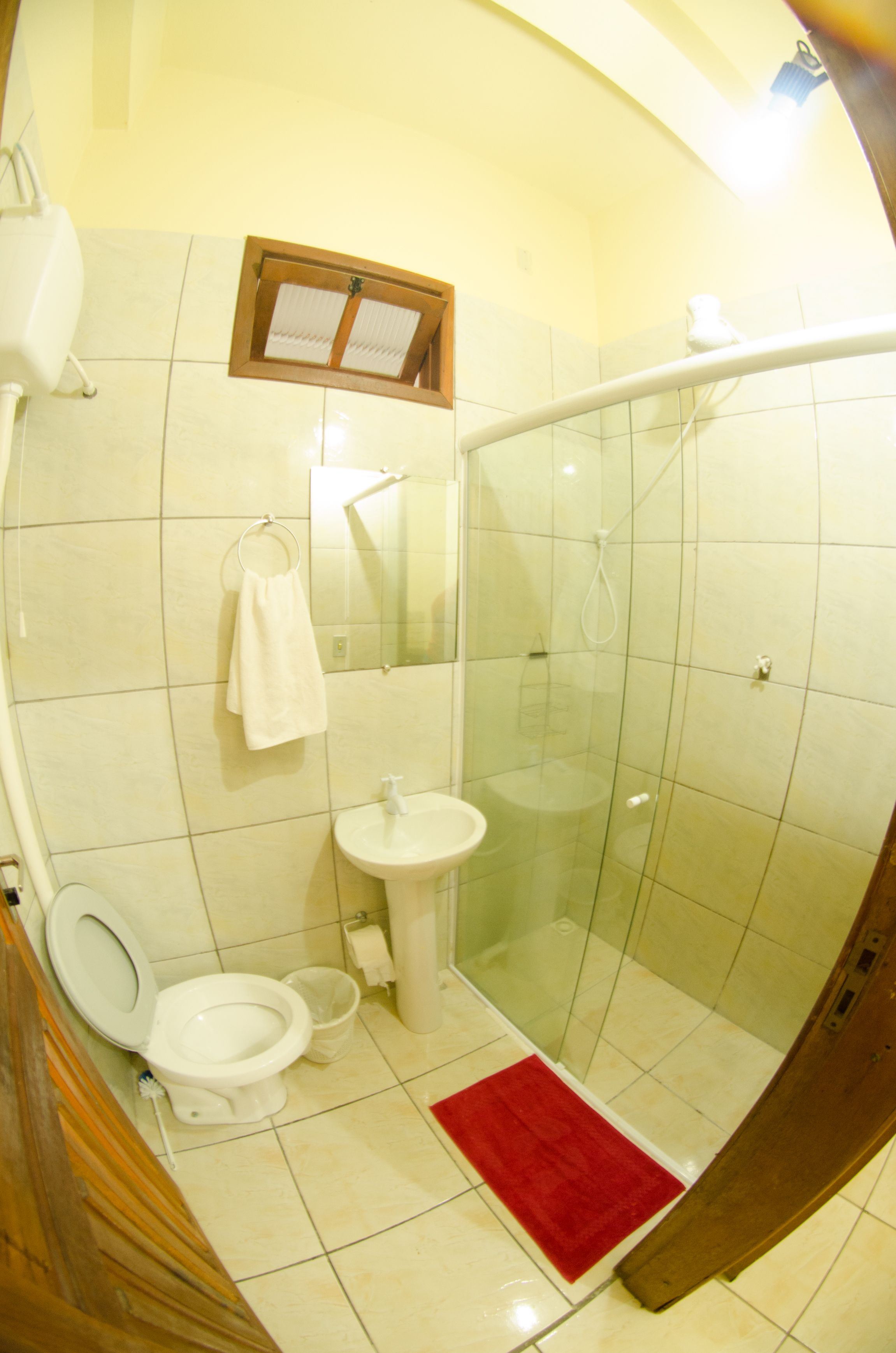 Basic Apartment, 1 Double Bed, Non Smoking | Bathroom amenities | Shower, free toiletries, towels