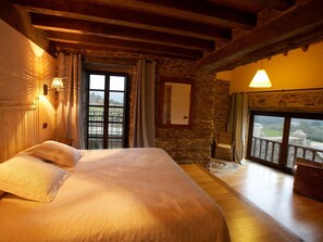 Superior Suite, Private Bathroom (4 Personas 6)