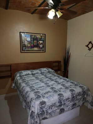 Double Room | Free WiFi, bed sheets