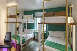 1 Schlafzimmer, hochwertige Bettwaren, Zimmersafe, Verdunkelungsvorhänge