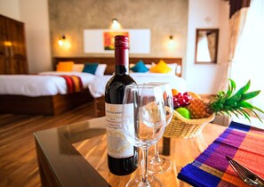 Deluxe Family Room | 1 bedroom, premium bedding, minibar, in-room safe