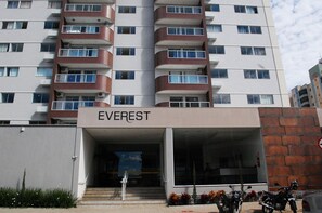 Exterior - Everest Flat Service - JC Temporada (Caldas Novas)