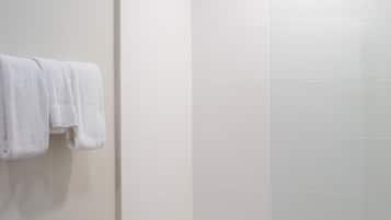 Badkamer met douche