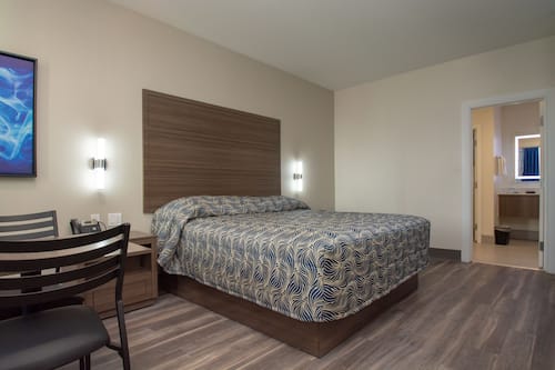 Standard Room, 1 King Bed, Non Smoking