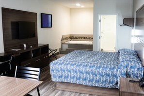 Standaard kamer, 1 kingsize bed, niet-roken | Een bureau, een laptopwerkplek, verduisterende gordijnen