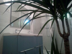 Room | Bathroom sink - Hôtes de Saint Emilion (Libourne)