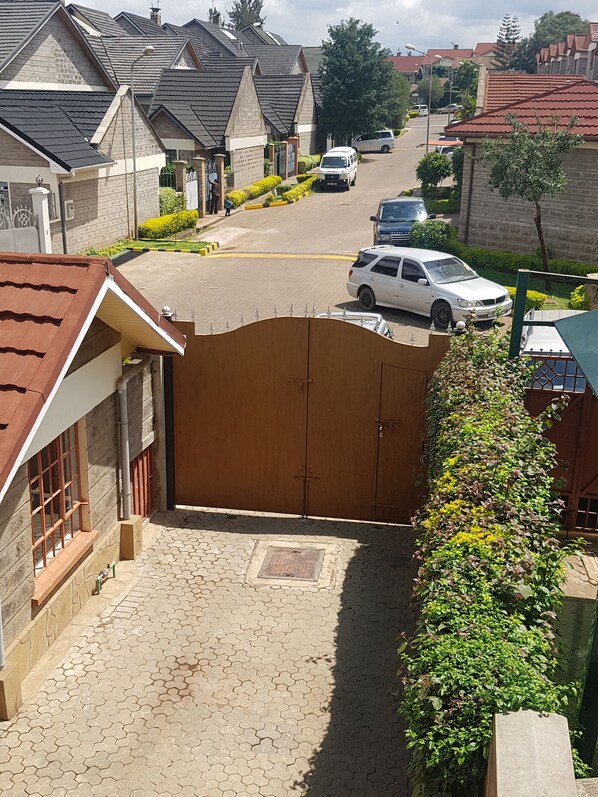 Exterior - MJ Homestay by Balozi Nairobi (Nairobi)