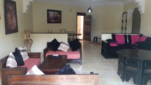 Exclusive Apartment, 2 Bedrooms | 2 bedrooms, blackout drapes, iron/ironing board, WiFi (free) - Appartement 1 Résidence Manis Marrakech (Marrakech)