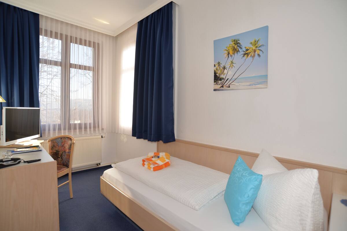 Standard Single Room | Premium bedding, in-room safe, desk, iron/ironing board