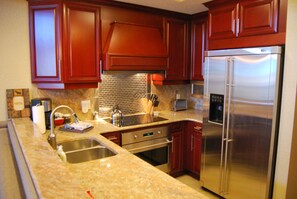 Condo, 2 Bedrooms | Private kitchen