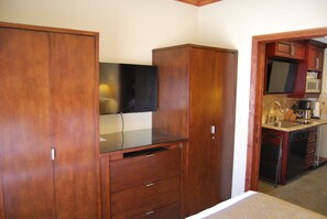 Condo, 2 Bedrooms