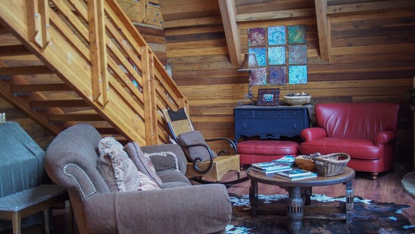 Cabin, 4 Bedrooms | Living room | LCD TV, DVD player