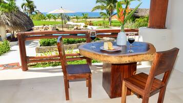 Departamento, 2 habitaciones, Terraza, frente al mar | Terraza o patio