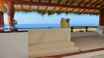 Departamento, 2 habitaciones, Terraza, frente al mar | Vista a la playa o el mar