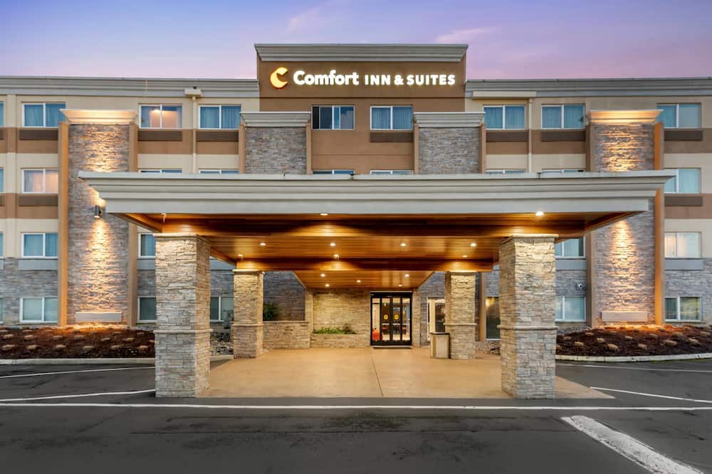 Comfort Inn & Suites Tigard near Washington Square