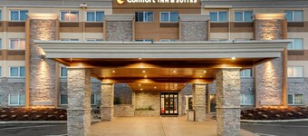 Comfort Inn & Suites Tigard near Washington Square