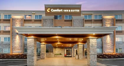 Comfort Inn & Suites Tigard near Washington Square
