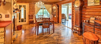 'Lodge 88' - Steps to Weiner Lake w/ Dock & Boat!